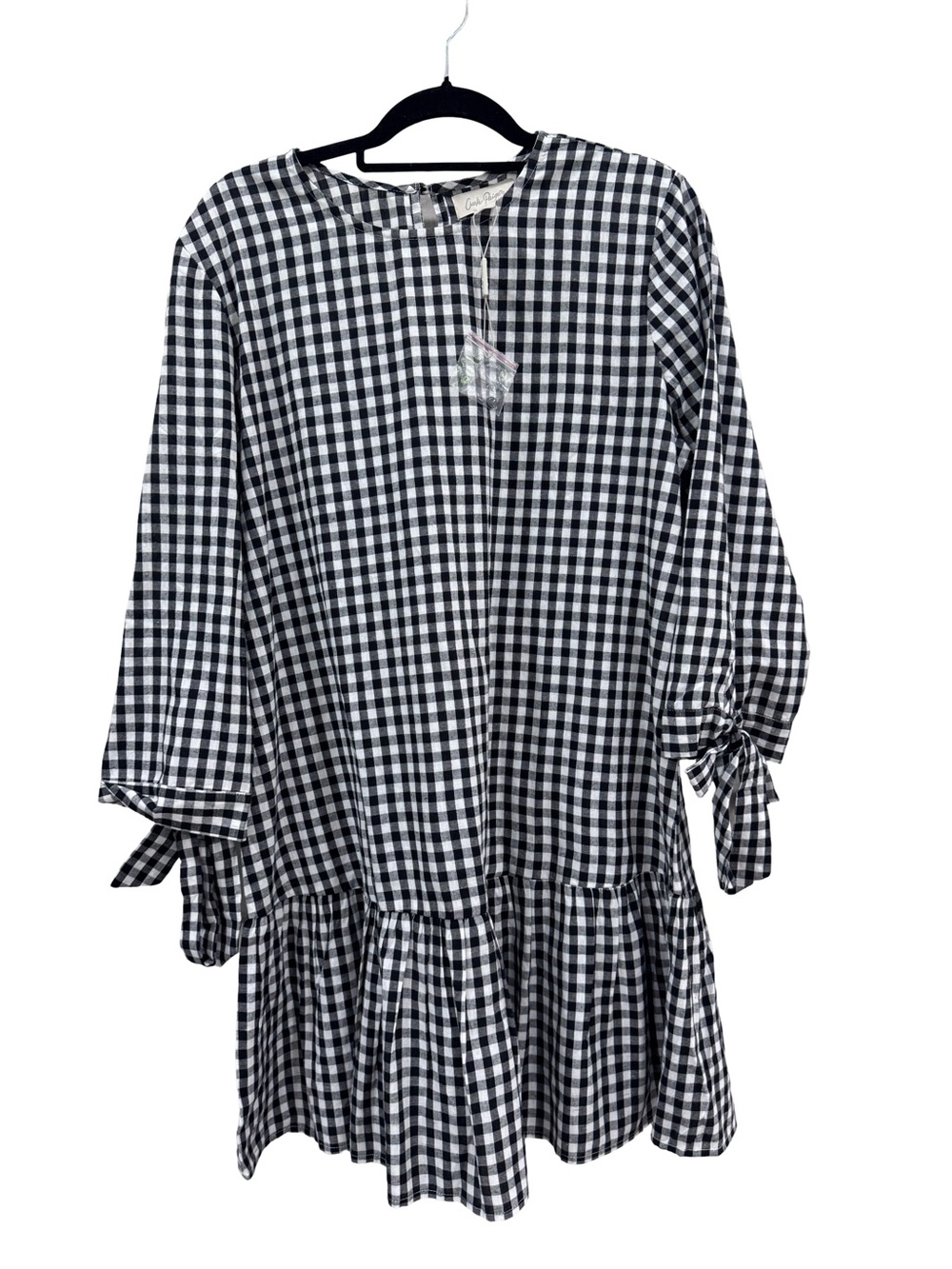 Charlie Paige Gingham Tie-Sleeve Shift Dress in Black & White